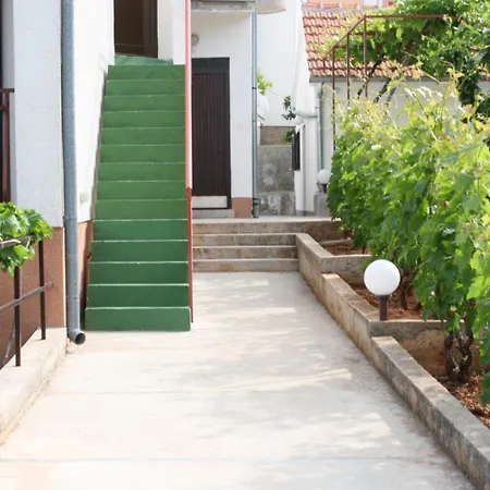 Apartmán With Parking Space Brodarica, Sibenik - 6313 Brodarica (Sibenik-Knin)