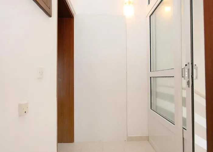 With Parking Space Brodarica, Sibenik - 6313 Appartement Brodarica (Sibenik-Knin)