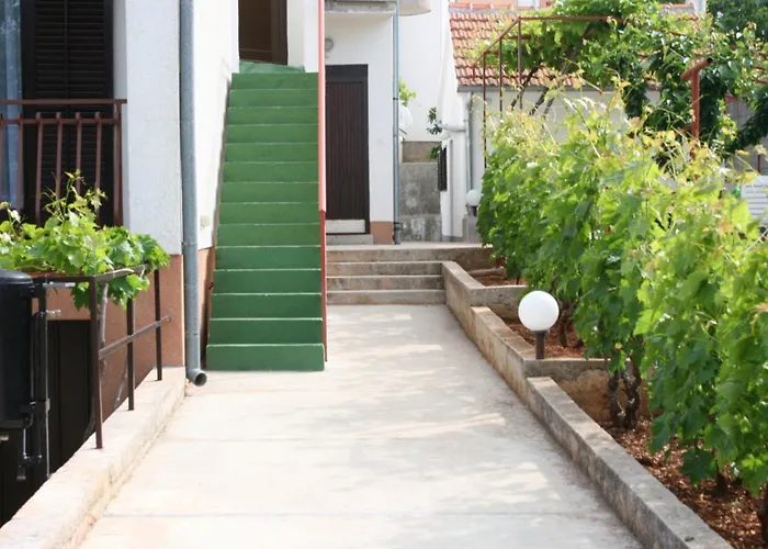 Appartement With Parking Space Brodarica, Sibenik - 6313 Brodarica (Sibenik-Knin)